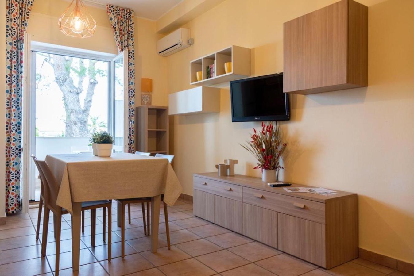 Blu Sun Apartment In Complesso Riva Del Sole Джовинаццо Экстерьер фото